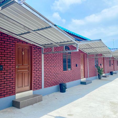 Sasuka Chalet Pantai Pandak กัวลาตรังกานู ภายนอก รูปภาพ