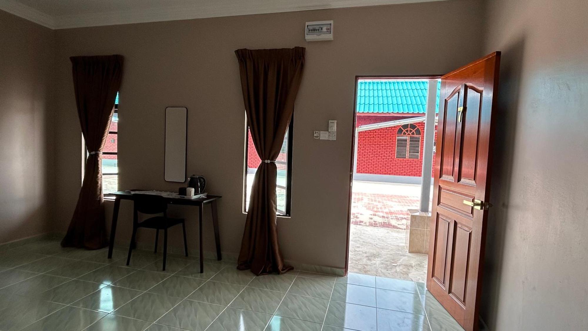 Sasuka Chalet Pantai Pandak กัวลาตรังกานู ภายนอก รูปภาพ