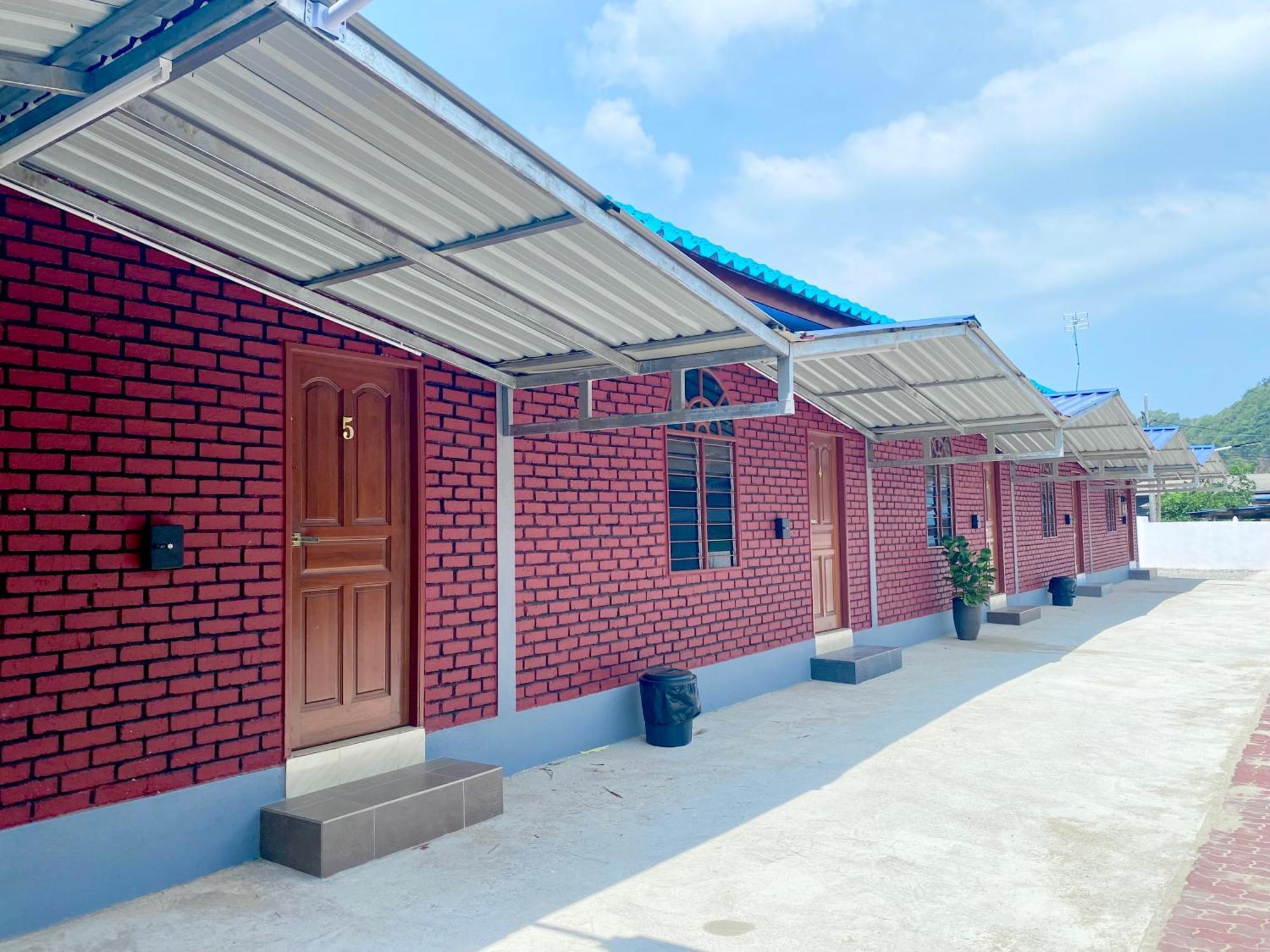 Sasuka Chalet Pantai Pandak กัวลาตรังกานู ภายนอก รูปภาพ