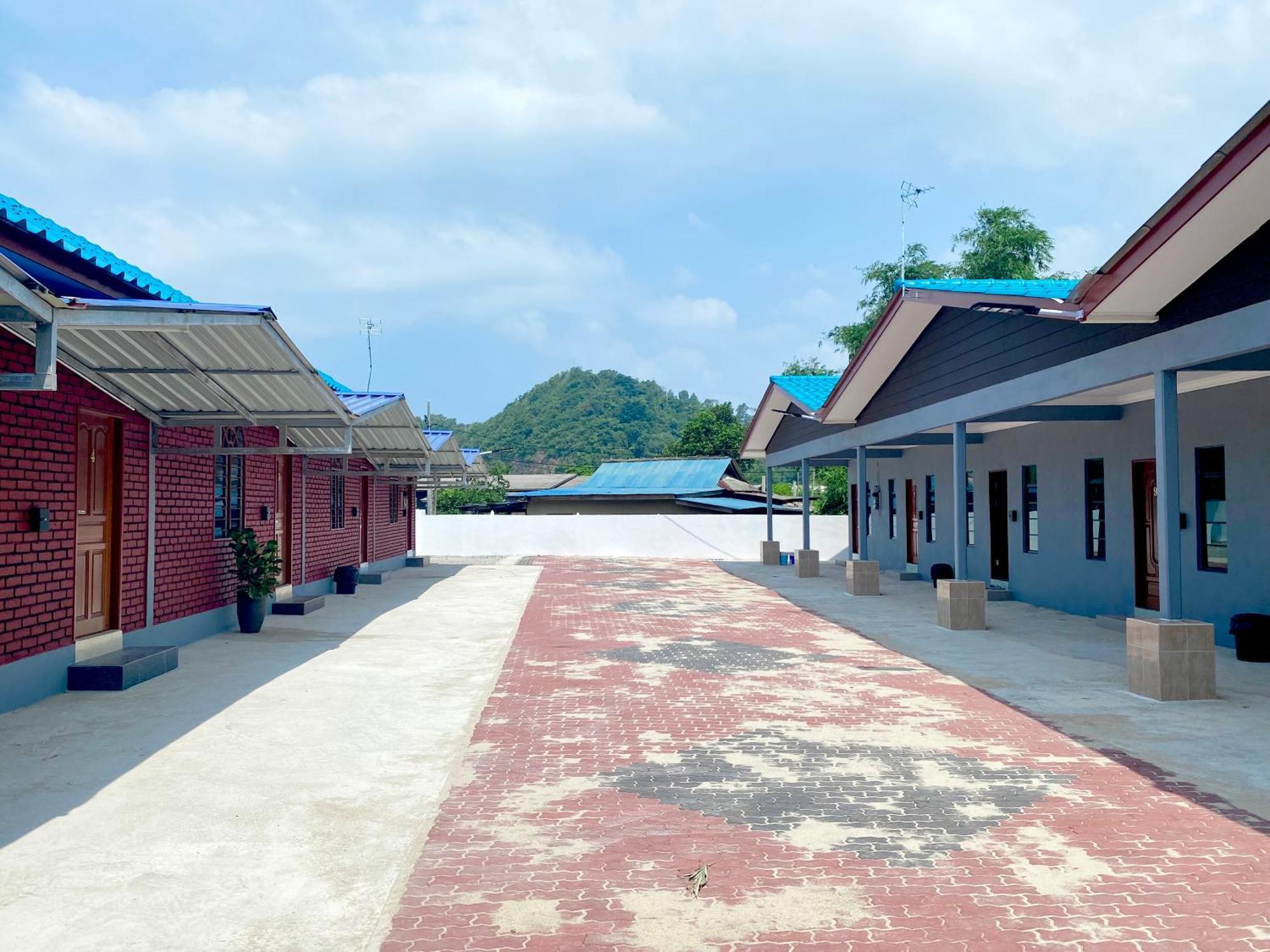 Sasuka Chalet Pantai Pandak กัวลาตรังกานู ภายนอก รูปภาพ